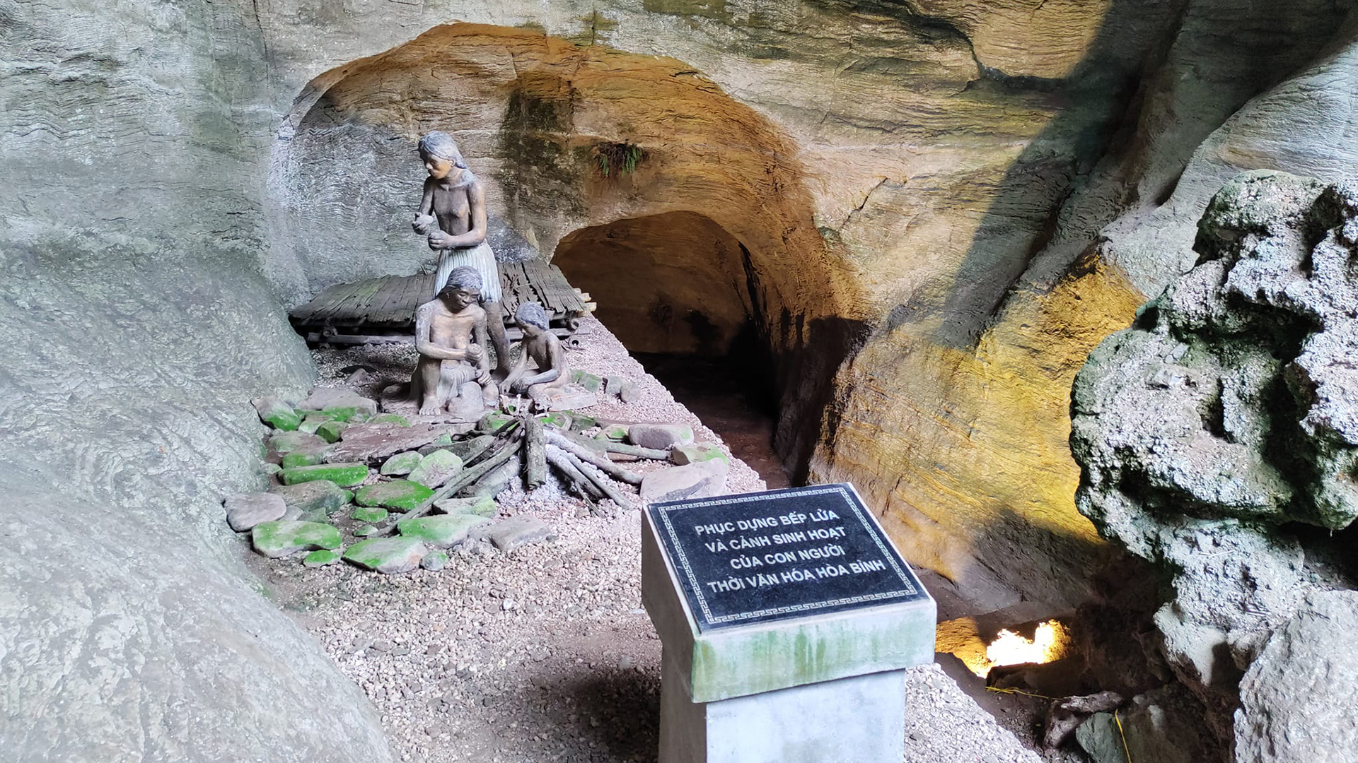 du-lich-van-hoa-hang-da-trai